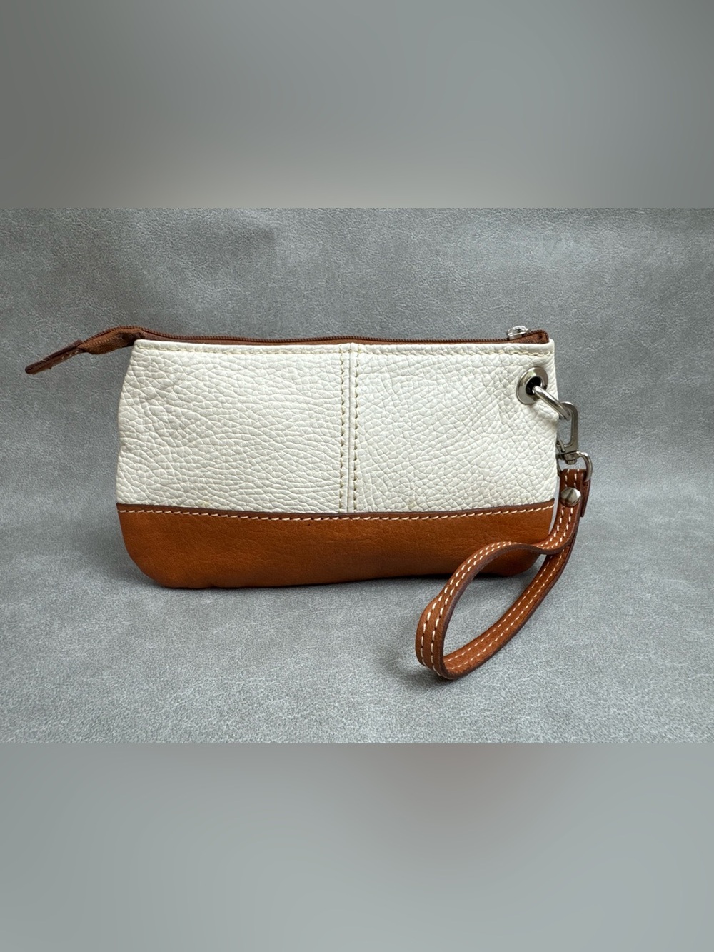 Los Robles White and brown  Leather Wristlet Clutch